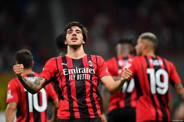 维尼修斯代表皇马40场欧冠 打进22球送出18记助攻