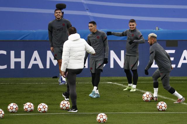 郑薇留在现场侦查决赛对手 日本23分大胜韩国